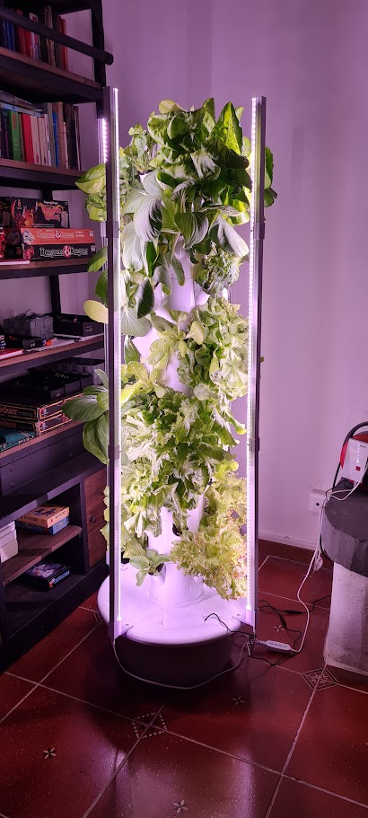 Hydroponic Tower with LED Grow Light System (5–11 Layers)