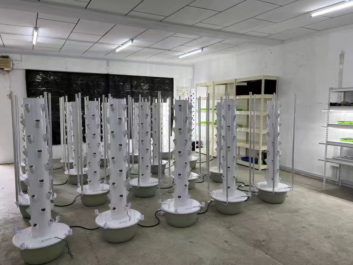Hydroponic tower growing system detail
